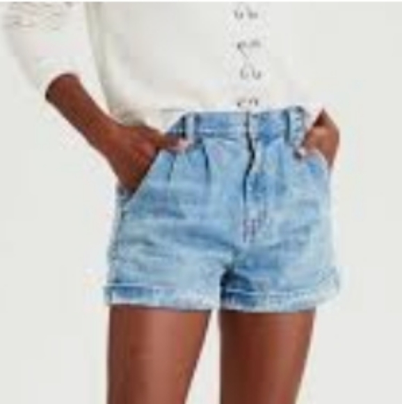 American Eagle Outfitters Pants - NWT American Eagle Mom Shorts Size 14